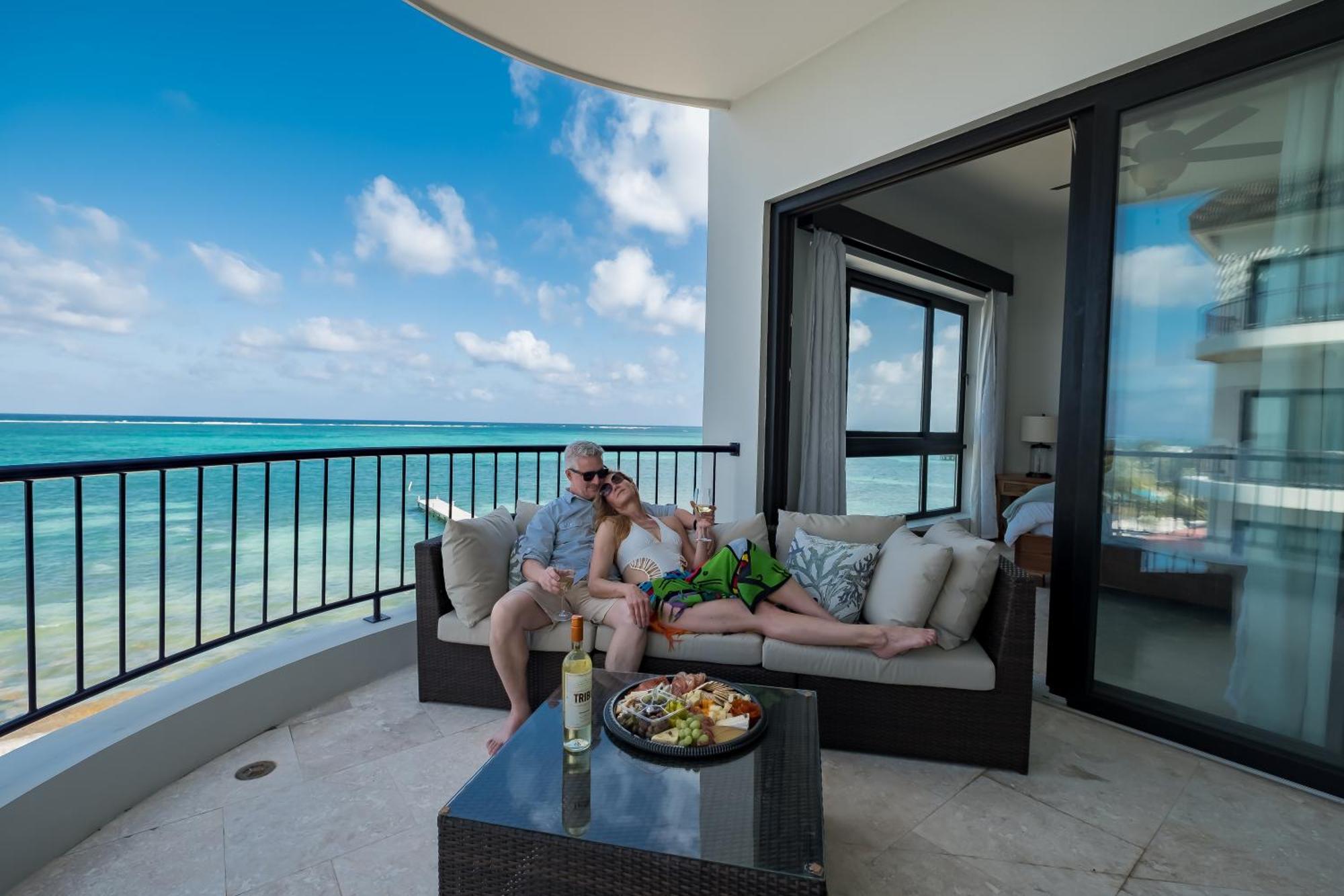 Diamante Beachfront Suites San Pedro  Luaran gambar