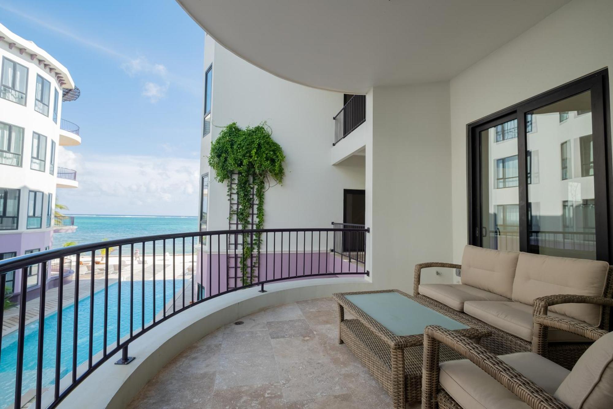 Diamante Beachfront Suites San Pedro  Luaran gambar