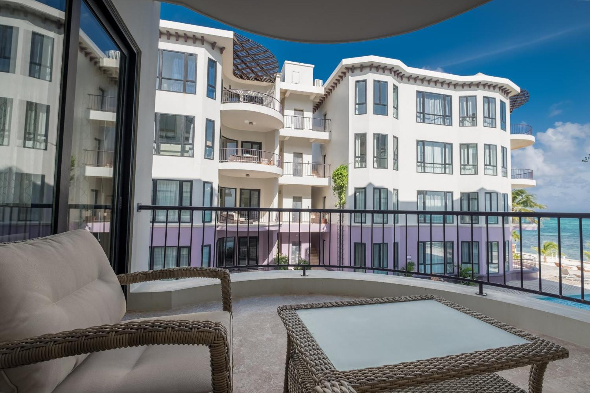 Diamante Beachfront Suites San Pedro  Luaran gambar