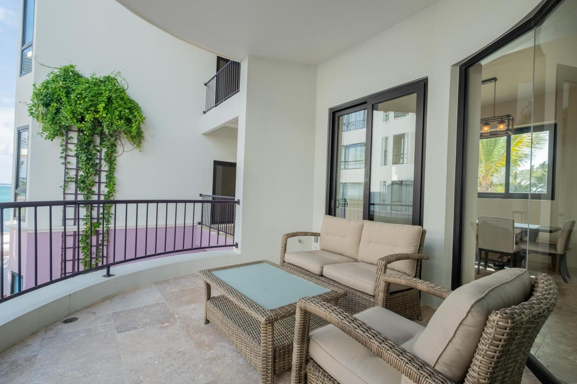 Diamante Beachfront Suites San Pedro  Luaran gambar